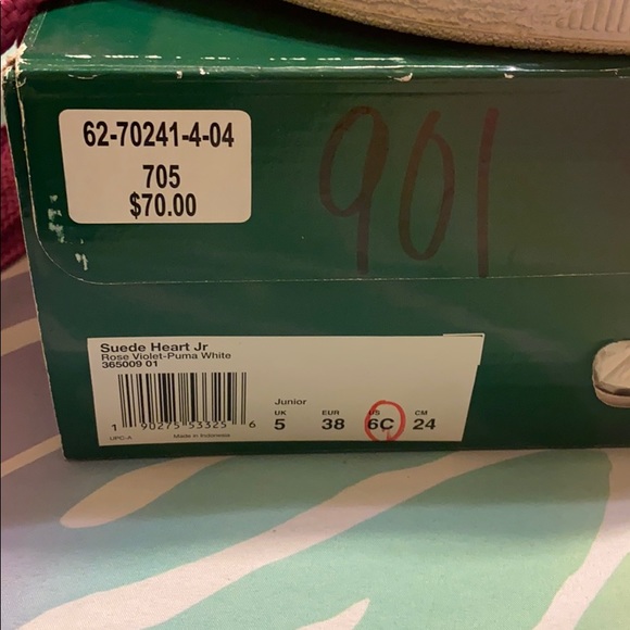 Shoes - Picture 4 of 4